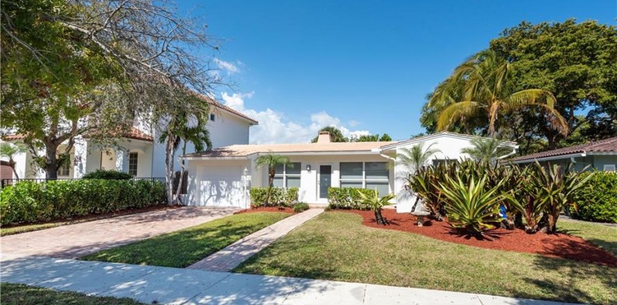 House in Fort Lauderdale, Florida 2 bedrooms, 104.79 sq.m. № 368125