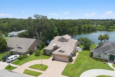 Casa en venta en Titusville, Florida, 4 dormitorios, 213.58 m2 № 1904059 - foto 1