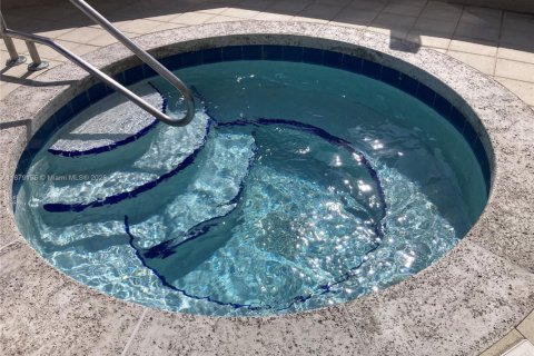 Copropriété à vendre à Miami Beach, Floride: 2 chambres, 114.27 m2 № 2013649 - photo 5