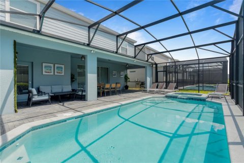 House in Davenport, Florida 8 bedrooms, 374.95 sq.m. № 1373948 - photo 4