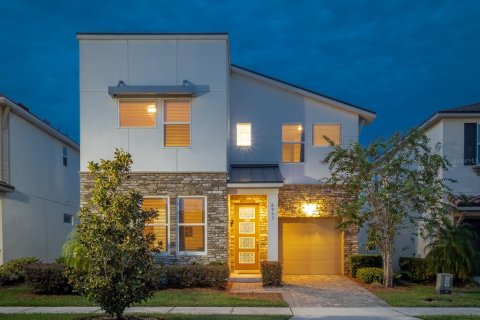 House in Kissimmee, Florida 6 bedrooms, 277.5 sq.m. № 1513418 - photo 1