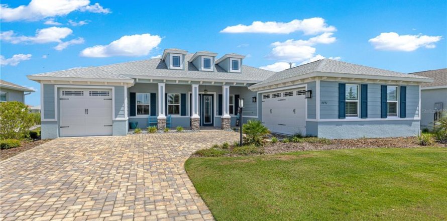 House in Ocala, Florida 3 bedrooms, 268.77 sq.m. № 2291490