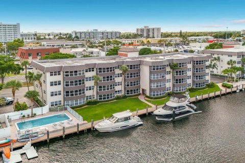 Condo in Fort Lauderdale, Florida, 2 bedrooms  № 2426457 - photo 2