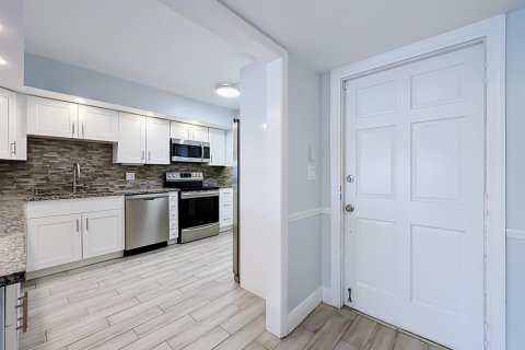 Condo in Fort Lauderdale, Florida, 2 bedrooms  № 2426457 - photo 12
