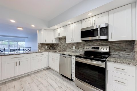 Condo in Fort Lauderdale, Florida, 2 bedrooms  № 2426457 - photo 9