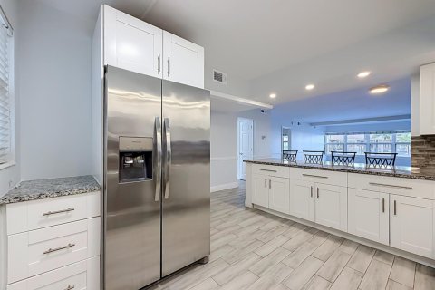 Condo in Fort Lauderdale, Florida, 2 bedrooms  № 2426457 - photo 10