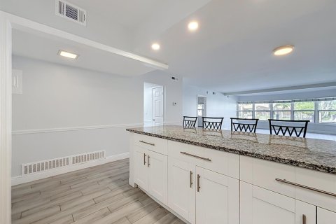 Condo in Fort Lauderdale, Florida, 2 bedrooms  № 2426457 - photo 13