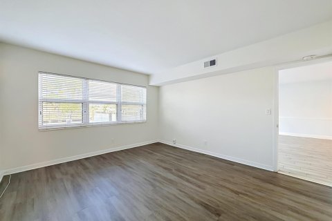 Condo in Fort Lauderdale, Florida, 2 bedrooms  № 2426457 - photo 30