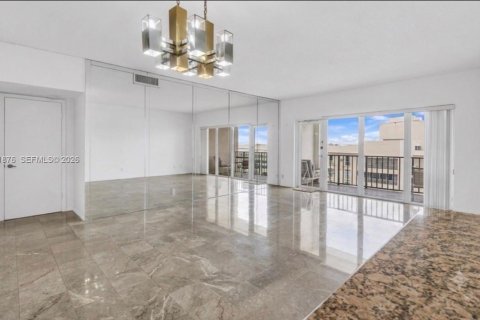 Condo in Lauderdale-by-the-Sea, Florida, 1 bedroom  № 2292752 - photo 2