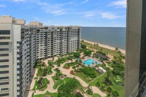 Condo in Lauderdale-by-the-Sea, Florida, 1 bedroom № 2292752