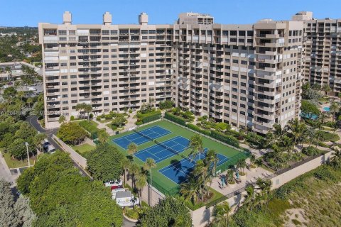 Condo in Lauderdale-by-the-Sea, Florida, 1 bedroom  № 2292752 - photo 30