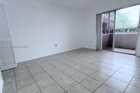 Condo in Doral, Florida, 2 bedrooms  № 2087993 - photo 6