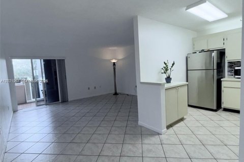 Condo in Doral, Florida, 2 bedrooms  № 2087993 - photo 5