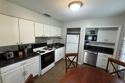 Appartement à louer à Mount Dora, Floride: 2 chambres, 67.35 m2 № 1816221 - photo 7