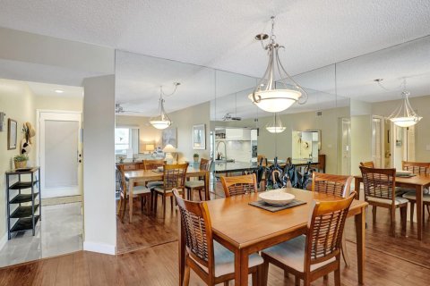 Condo in Tamarac, Florida, 2 bedrooms № 2146933 - photo 7