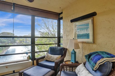Condo in Tamarac, Florida, 2 bedrooms № 2146933 - photo 15