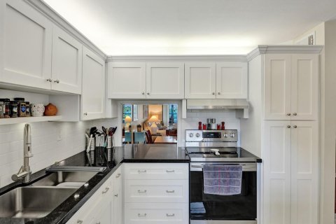 Condo in Tamarac, Florida, 2 bedrooms № 2146933 - photo 5