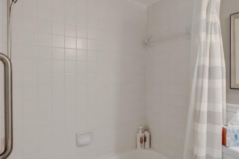 Condo in Tamarac, Florida, 2 bedrooms № 2146933 - photo 25