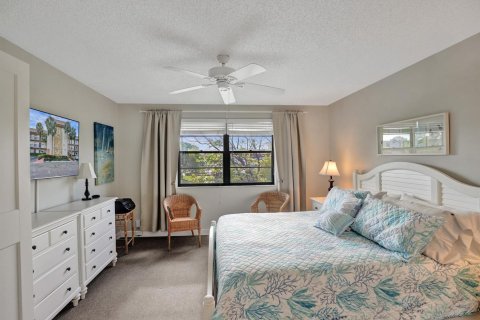 Condo in Tamarac, Florida, 2 bedrooms № 2146933 - photo 18