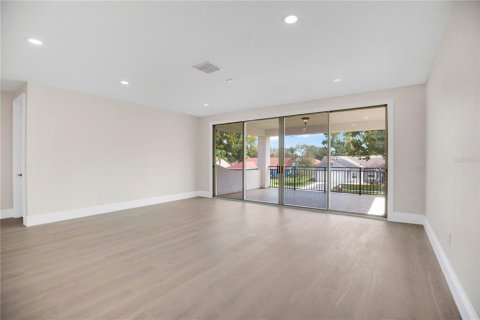 House in Winter Garden, Florida 4 bedrooms, 389.17 sq.m. № 2405087 - photo 24