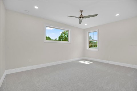 House in Winter Garden, Florida 4 bedrooms, 389.17 sq.m. № 2405087 - photo 30