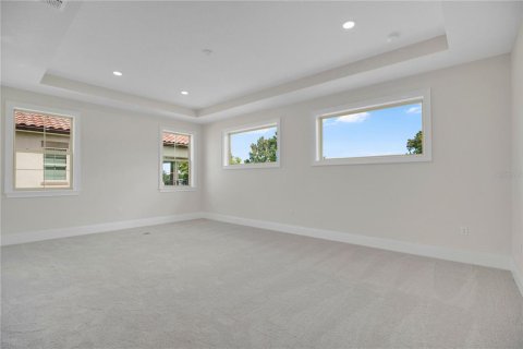 House in Winter Garden, Florida 4 bedrooms, 389.17 sq.m. № 2405087 - photo 27