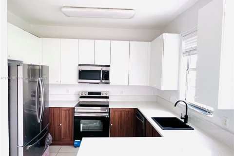 Купить таунхаус в Хомстед, Флорида 3 спальни, 145.3м2, № 1713012 - фото 2