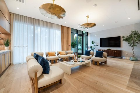 Commercial property in Miami, Florida № 2026253