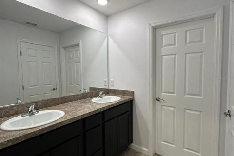 Touwnhouse à vendre à Davenport, Floride: 4 chambres, 150.5 m2 № 2131036 - photo 8