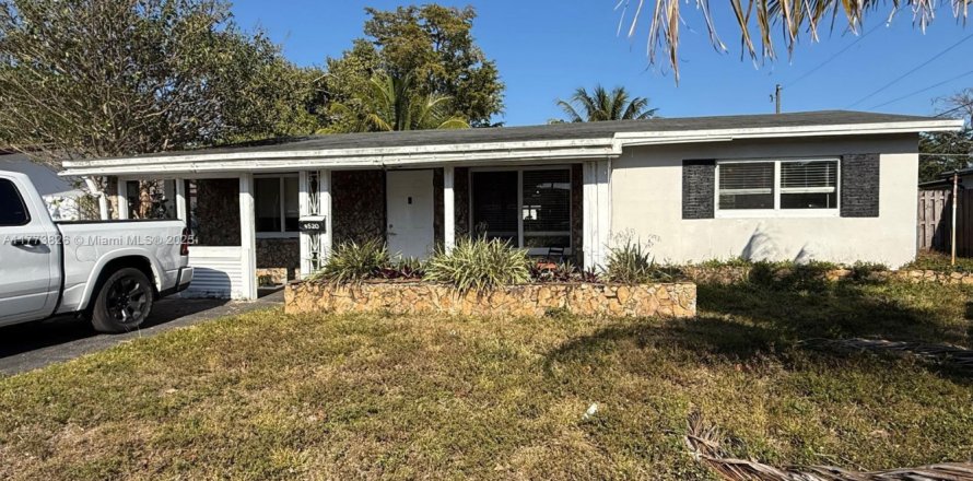 House in Dania Beach, Florida 3 bedrooms, 140 sq.m. № 1610176