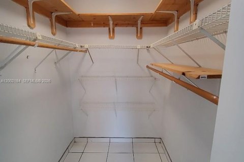 Casa en alquiler en North Miami Beach, Florida, 2 dormitorios, 214.05 m2 № 2067539 - foto 15