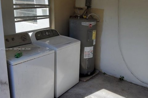 Casa en alquiler en North Miami Beach, Florida, 2 dormitorios, 214.05 m2 № 2067539 - foto 17