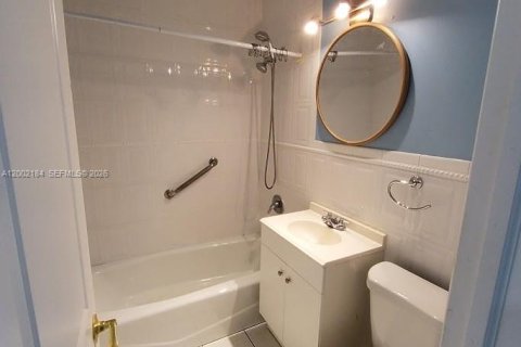 Casa en alquiler en North Miami Beach, Florida, 2 dormitorios, 214.05 m2 № 2067539 - foto 11