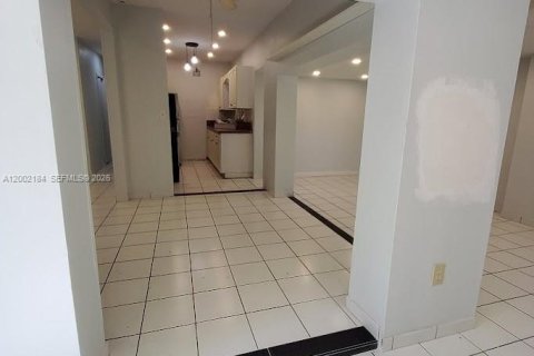 Casa en alquiler en North Miami Beach, Florida, 2 dormitorios, 214.05 m2 № 2067539 - foto 6