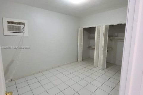 Casa en alquiler en North Miami Beach, Florida, 2 dormitorios, 214.05 m2 № 2067539 - foto 10