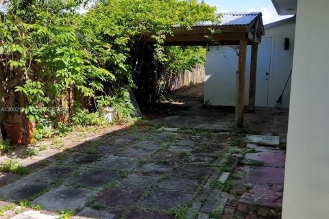 Casa en alquiler en North Miami Beach, Florida, 2 dormitorios, 214.05 m2 № 2067539 - foto 18