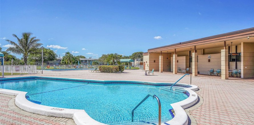 Condo in Margate, Florida, 2 bedrooms  № 1147011