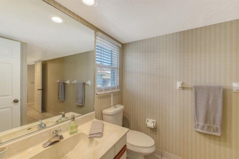 Immobilier commercial à vendre à Sarasota, Floride: 5 chambres, 302.86 m2 № 2426890 - photo 16