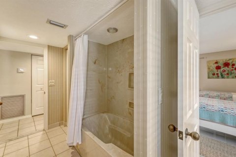 Immobilier commercial à vendre à Sarasota, Floride: 5 chambres, 302.86 m2 № 2426890 - photo 14