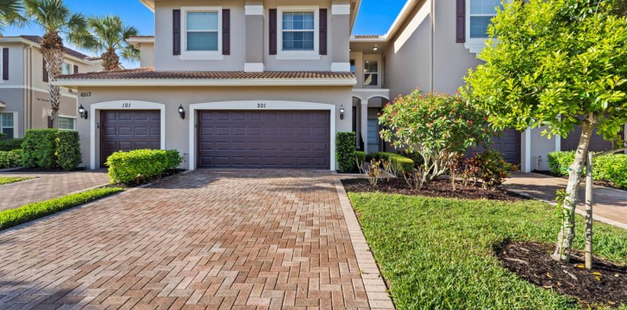 Adosado en Naples, Florida 3 dormitorios, 214.23 m2 № 2147228