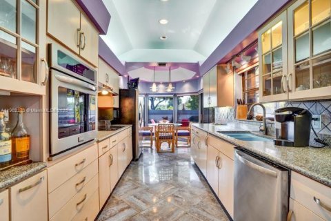 Villa ou maison à vendre à Doral, Floride: 3 chambres, 162.39 m2 № 1955536 - photo 10