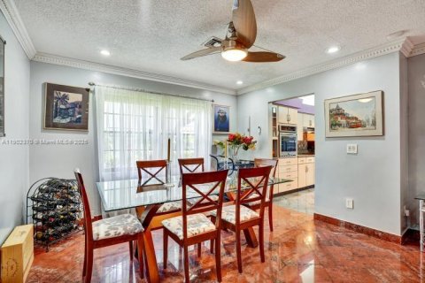 Villa ou maison à vendre à Doral, Floride: 3 chambres, 162.39 m2 № 1955536 - photo 6