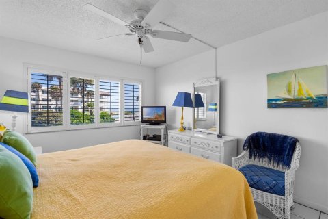 Condo in New Smyrna Beach, Florida, 1 bedroom  № 1437862 - photo 11