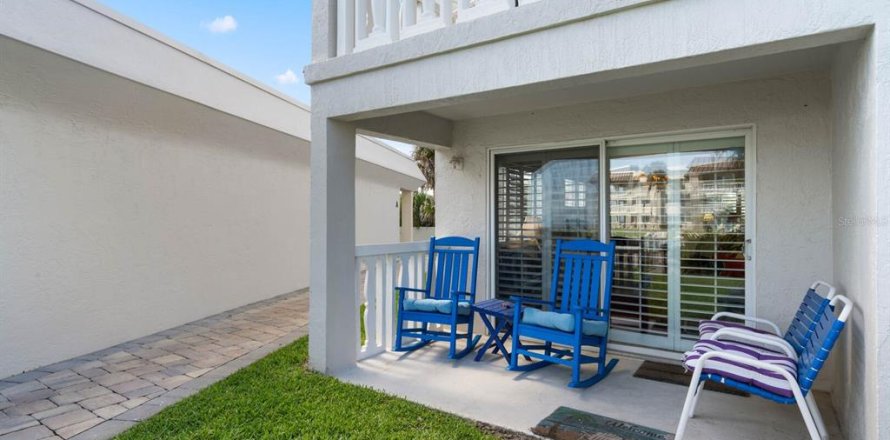 Condo in New Smyrna Beach, Florida, 1 bedroom № 1437862