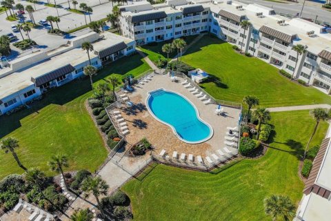 Condo in New Smyrna Beach, Florida, 1 bedroom  № 1437862 - photo 16