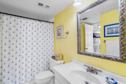 Condo in New Smyrna Beach, Florida, 1 bedroom  № 1437862 - photo 13