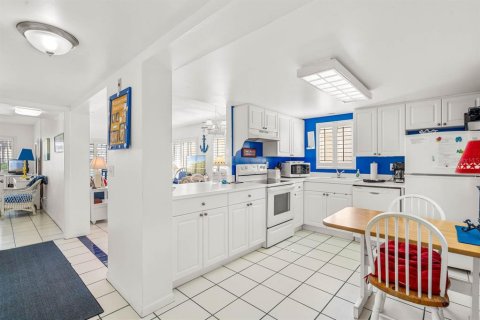 Condo in New Smyrna Beach, Florida, 1 bedroom  № 1437862 - photo 6