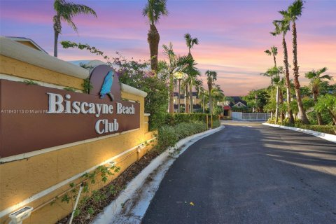 Copropriété à louer à Miami, Floride: 2 chambres, 90.95 m2 № 1962967 - photo 26