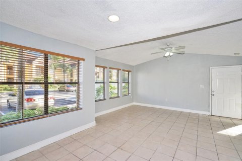 Copropriété à louer à Miami, Floride: 2 chambres, 90.95 m2 № 1962967 - photo 4