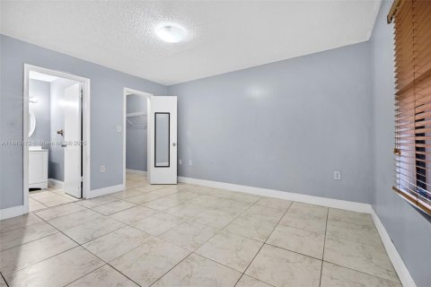 Copropriété à louer à Miami, Floride: 2 chambres, 90.95 m2 № 1962967 - photo 14
